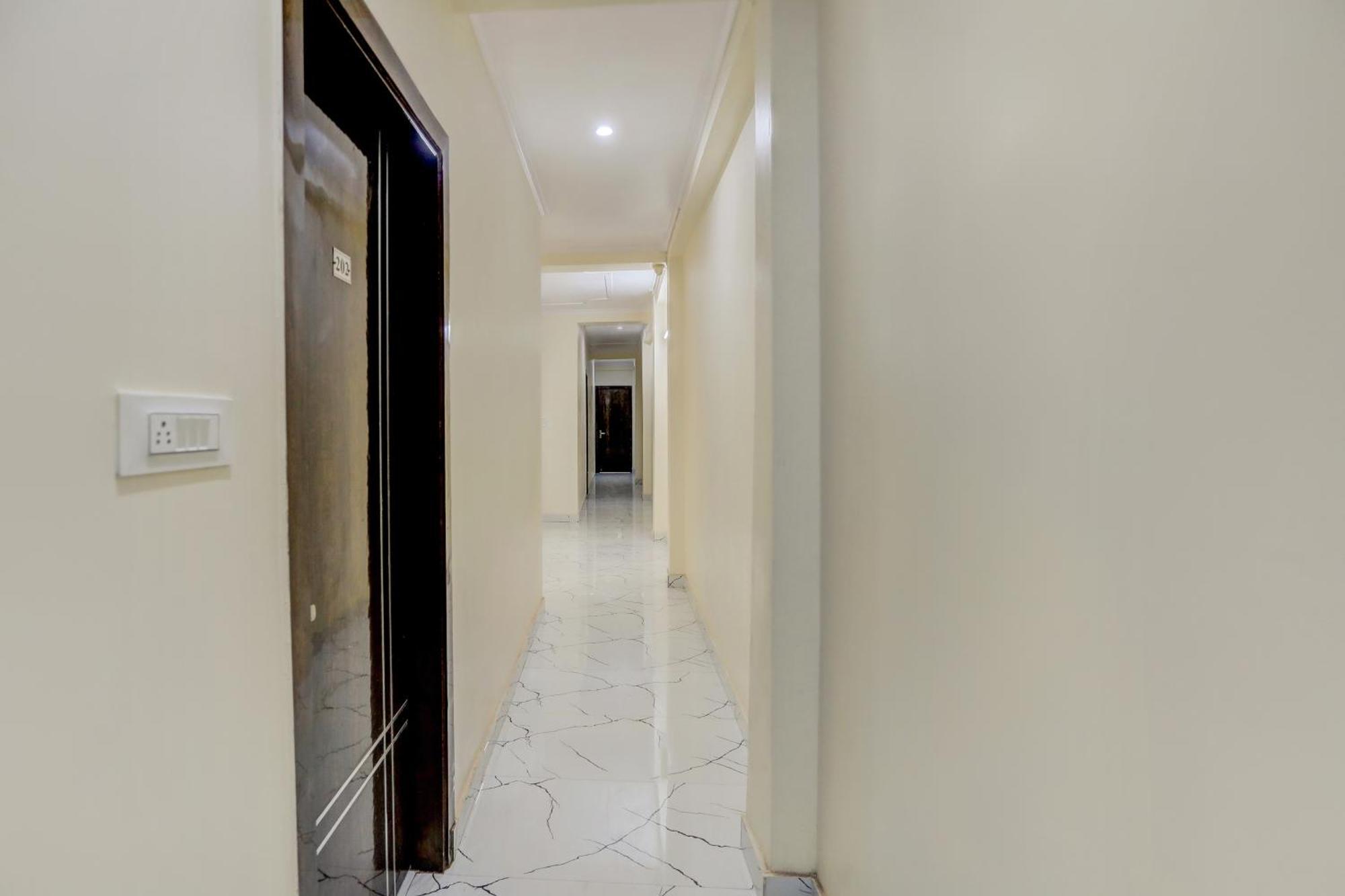 Hotel O Diamond Inn นิวเดลี ภายนอก รูปภาพ